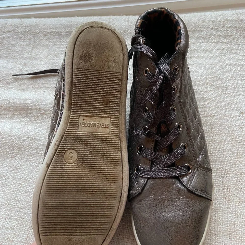 Steve Madden Silver Metallic JCarlson Side Zip High Top Sneaker Glitter Youth 5 - Picture 4 of 5